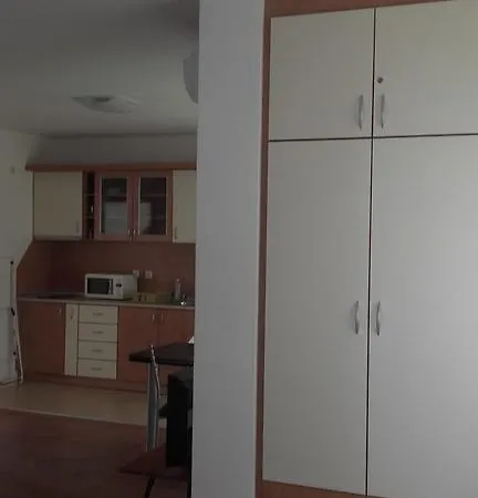 Ξενοδοχείο με διαμερίσματα Global Ville Apartcomplex *