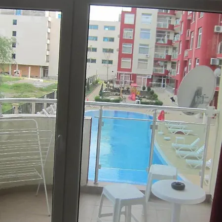 Global Ville Apartcomplex * Σάνι Μπιτς