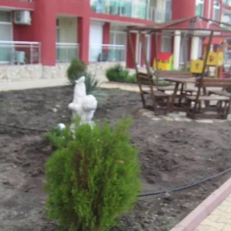 Global Ville Apartcomplex Slăntjev Brjag